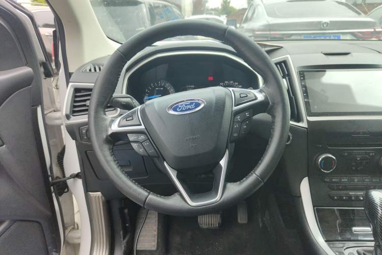 Used Ford Edge 2018 EcoBoost 245 Two-Wheel-Drive Platinum Edition 7-Seater China V Emission Standard
