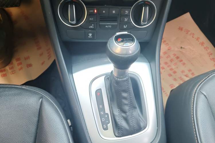 Used Audi Q3 2018 30th Anniversary Edition 30 TFSI Fashion Model Gear Lever