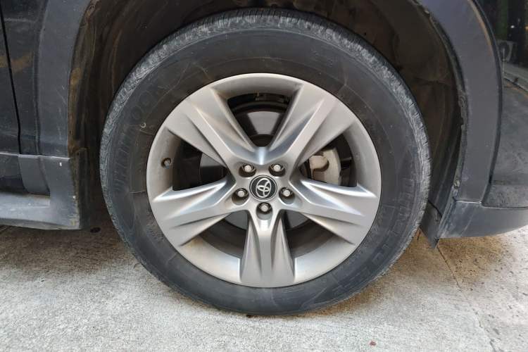 Used Toyota Highlander 2018 2.0T Four-Wheel Drive Luxury Version 7 Seats China VI Standard Exterior 7