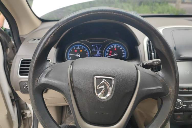 Used Baojun 610 2014 1.5L manual Comfort trim level