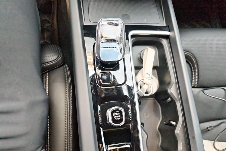 Used Volvo XC60 2026 B5 4x4 Zhiya Luxury Edition