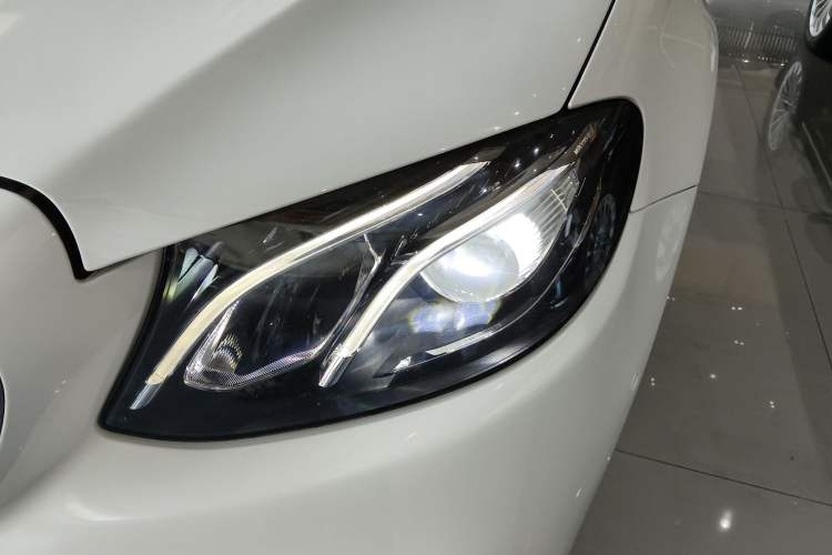 Used Mercedes-Benz E-Class 2018 Facelift E 200 L Sport Edition
