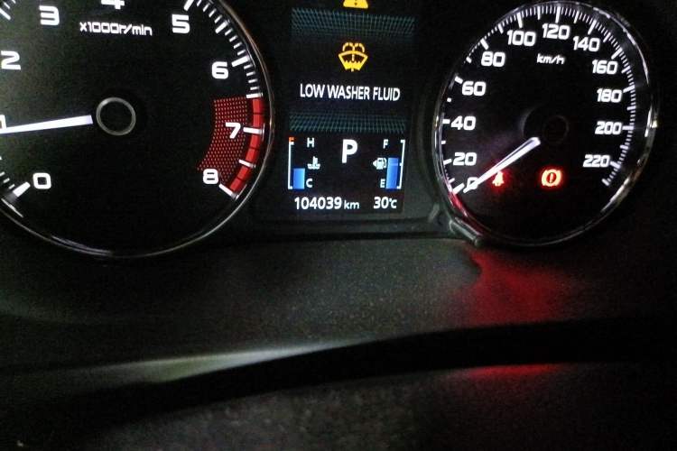 Used Mitsubishi Pajero  Odometer Close Up