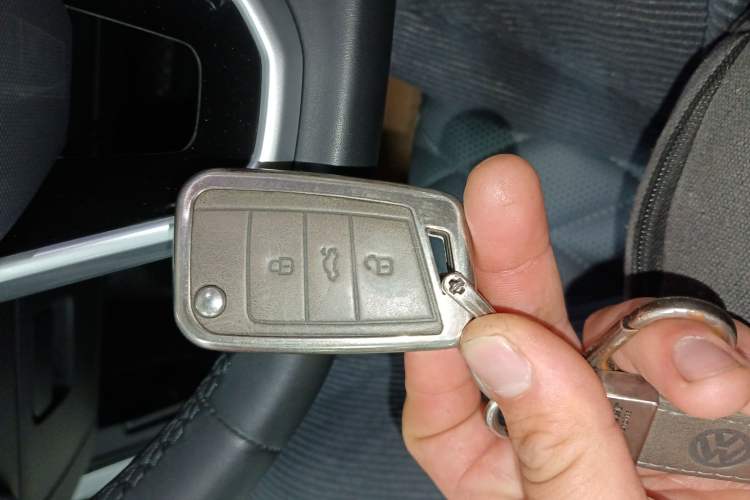 Used Volkswagen Sagitar 2024 300TSI DSG Excellence Edition Vehicle Key