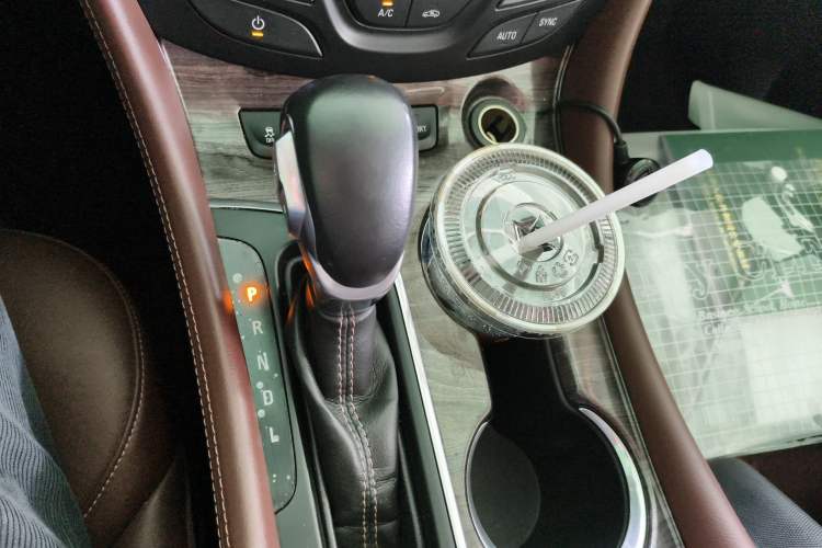 Used Buick Envision 2016 28T Four-Wheel Drive Elite Version Gear Lever