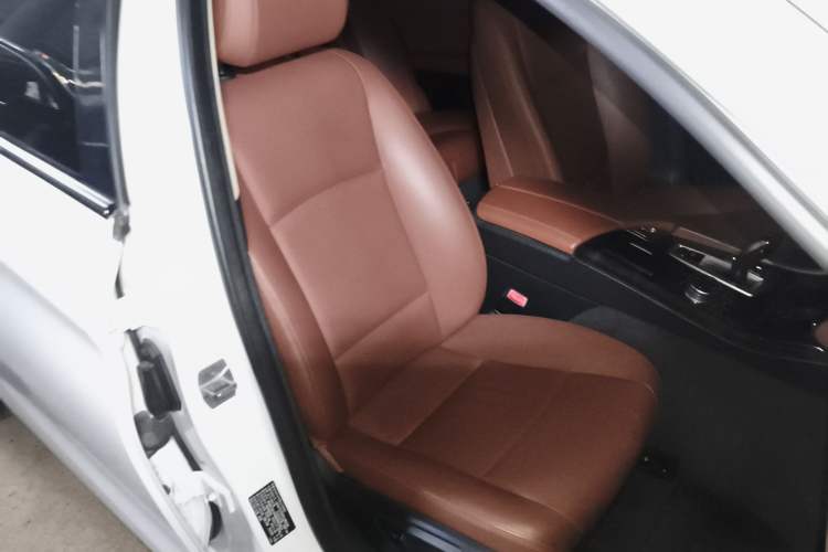 Used BMW 5 Series 2017 528Li Leading Model
