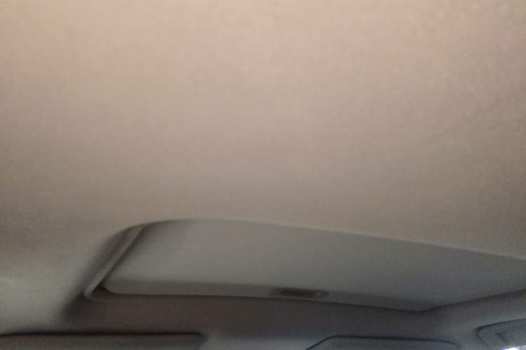 Used Mitsubishi Outlander 2018 2.0L Two-Wheel Drive Glory Edition 5 Seats Headliner