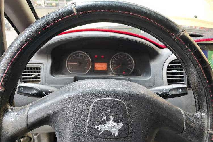 Used FORTHING Lingzhi 2014 M3 1.6L 7-Seater Comfort Model
