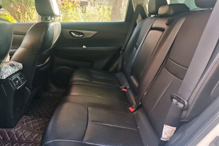 Used Nissan X-Trail 2015 2.0L CVT Comfort MAX Edition 2WD