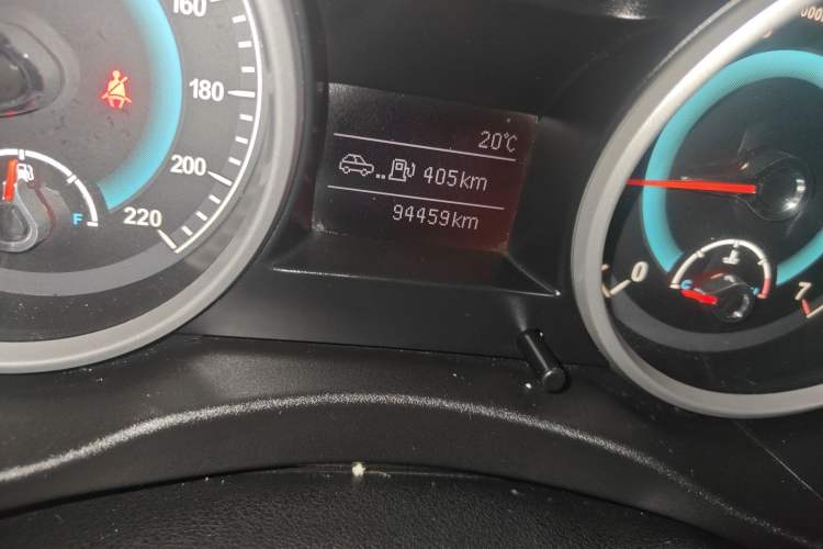 Used Land X5 2013 2.0T Manual Xinghang Edition Odometer Close Up