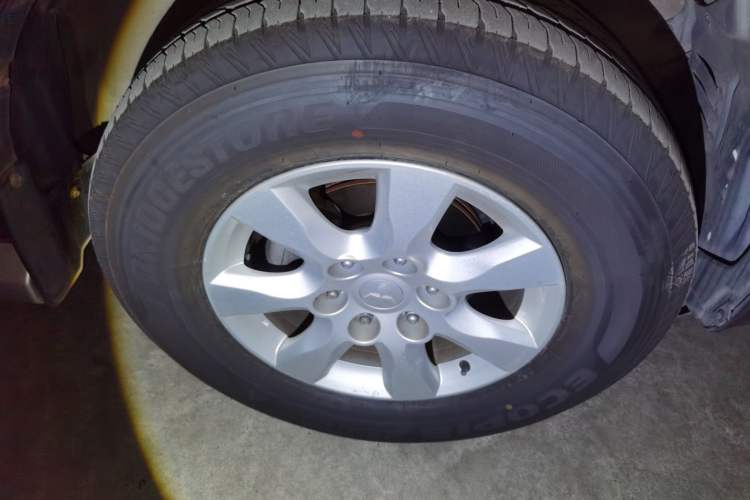 Used Mitsubishi Pajero 2016 3.0L Automatic Luxury Version China V Standard Right Front Wheel Hub