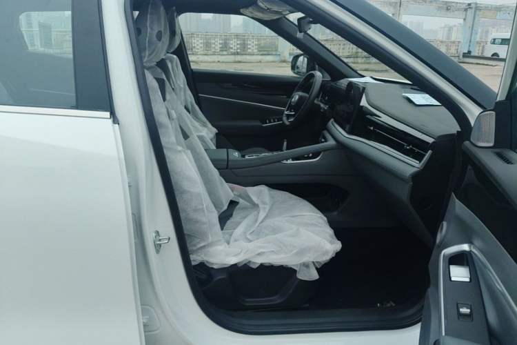 Used Geely Auto Emgrand X7 Sport 2026 Model 1.5TD Aspirational Right Front Seat