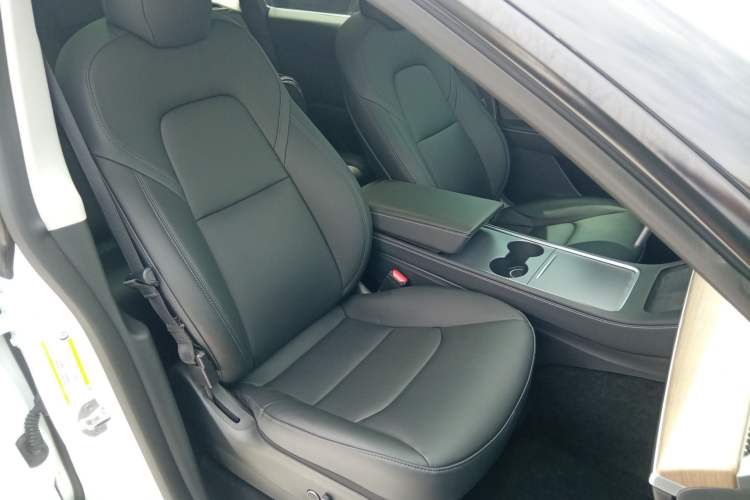 Used Tesla Model Y 2021 Long-Range All-Wheel-Drive Version 3D7
