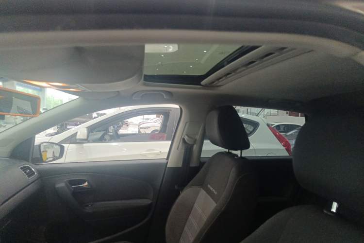 Used Volkswagen Polo 2014 1.6L Cross Polo Automatic