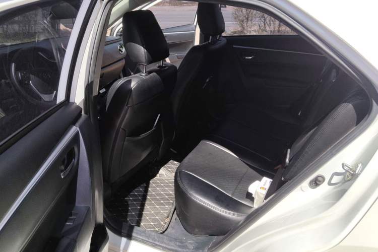 Used Toyota Levin 2017 Revised 185T CVT Elite Edition China V Standard Left Rear Seat