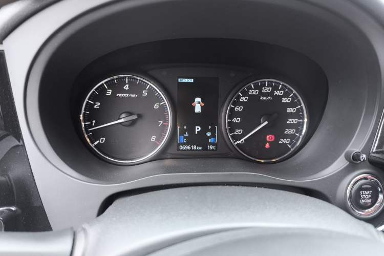 Used Mitsubishi Outlander 2018 2.4L 4x4 Elite Edition 5 Seats Instrument Cluster