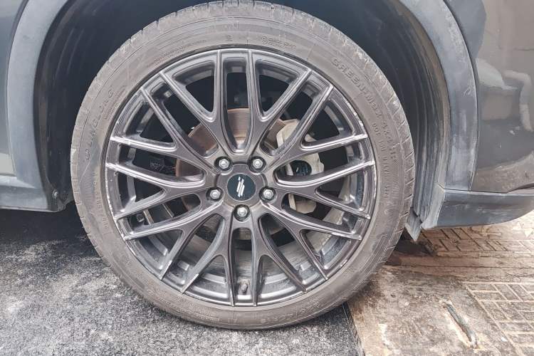 Used CHANGAN OSHAN X5 2021 1.5T DCT Flagship Edition Right Front Wheel Hub