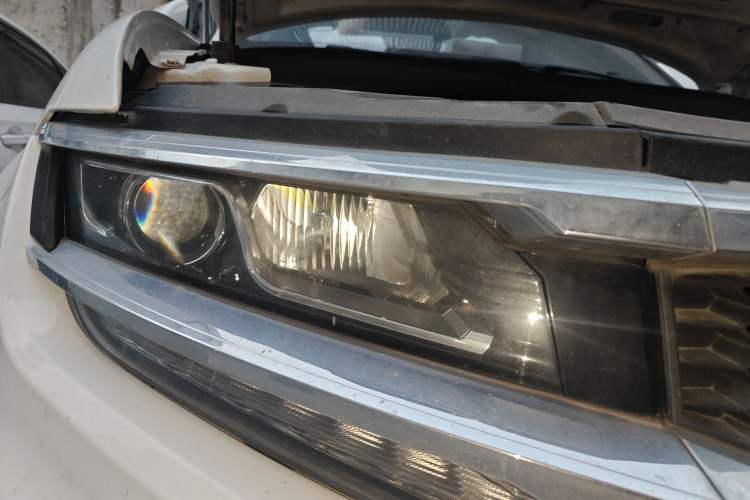 Used Zotye Domy X7 2017 1.5T Manual Elite Version Right Front Headlight