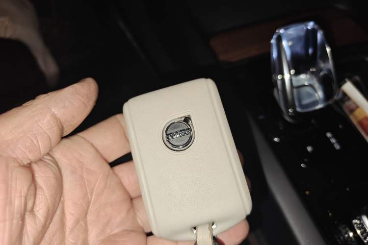 Used Volvo S60 2023 B4 Zhiyuan Luxury Edition
