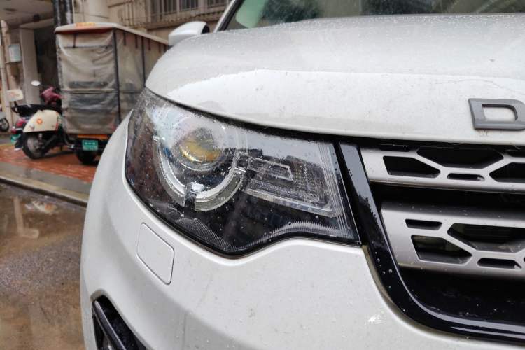 Used Land Rover Discovery Sport 2018 240 PS SE Version