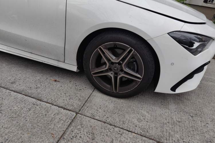 Used Mercedes-Benz CLA 2024-Year Facelifted CLA 200 Right Front Wheel Hub