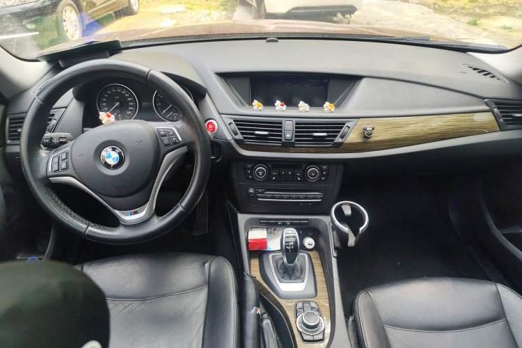 Used BMW X1 2012 xDrive20i Center Console