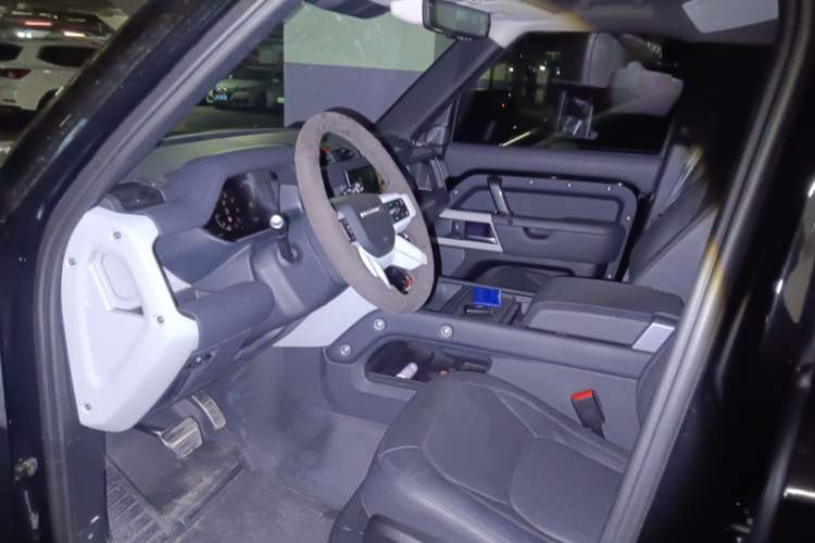 Used Land Rover Defender 2024 110 3.0T P400 XS Driver Seat