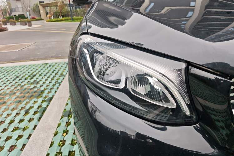 Used Mercedes-Benz GLC 2019 Facelift GLC 260 L 4MATIC Luxury Model