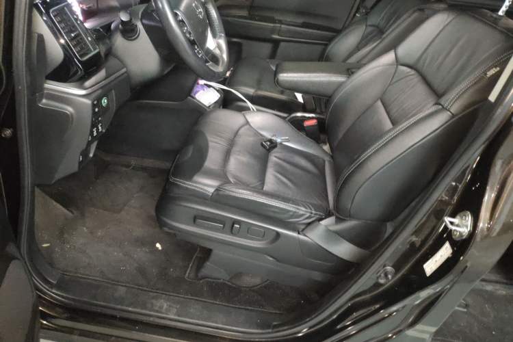 Used Honda Elysion 2016 2.4L Luxury Edition
