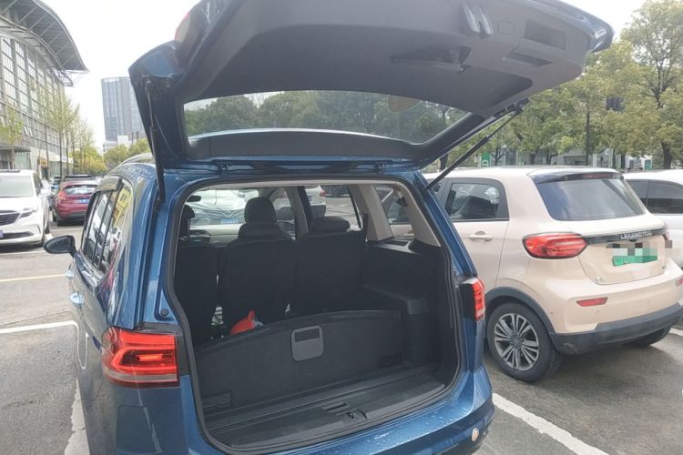 Used Volkswagen Touran 2018 Volkswagen Touran L 280TSI DSG Comfort Edition 7 Seats China V Emission Standard Trunk