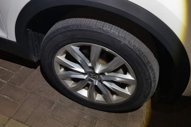 Used Volkswagen T-ROC 2019 280TSI DSG Two-Wheel Drive Advanced Version China VI Standard Right Front Wheel Hub