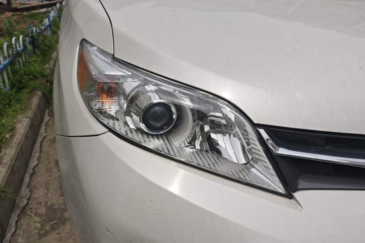 Used Toyota SIENNA 2018 3.5L 2WD Limited 7-Seater Canadian Version