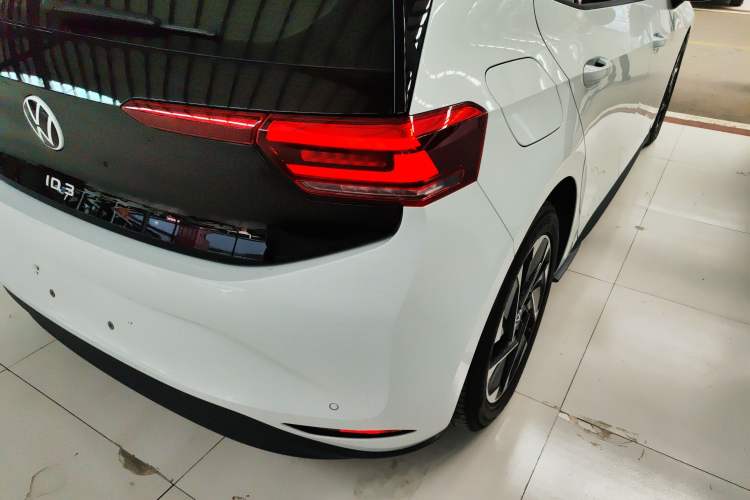 Used Volkswagen ID.3 2025 Smart Version Pure & Intelligent Enjoyment Edition Exterior 3