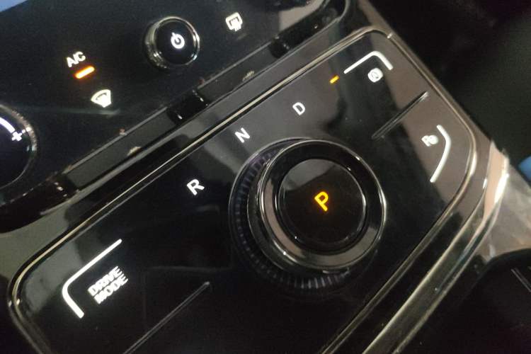 Used NETA U 2021 Pro 500 Global Edition Gear Lever