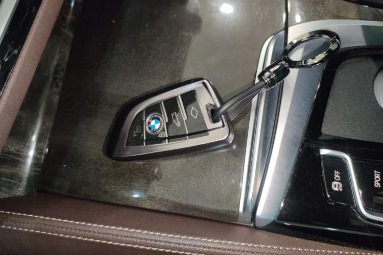 Used BMW 5 Series 2022 Second Facelift 525Li M Sport Package