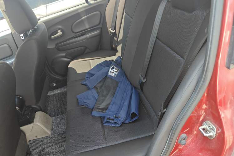 Used Venucia R50 2015 1.6L Automatic Fashion Edition Left Rear Seat