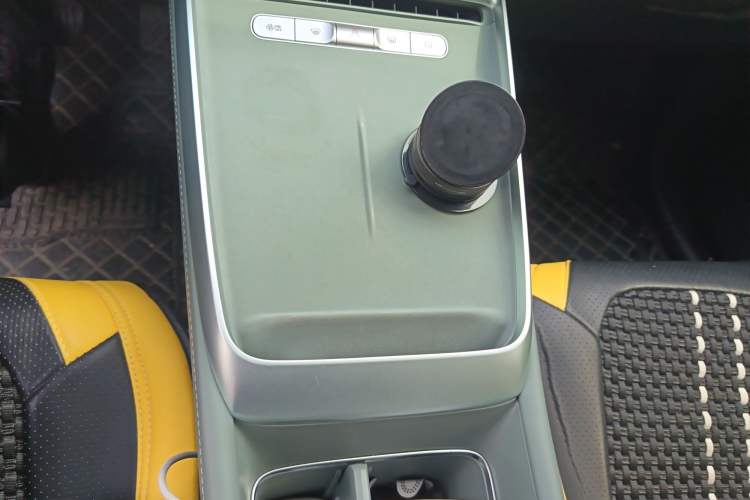 Used Roewe D6 2025 450km Deluxe Edition
