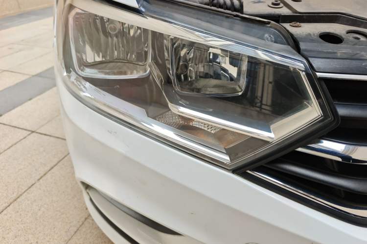 Used Volkswagen Bora 2018 1.5L Automatic Fashion Model Right Front Headlight