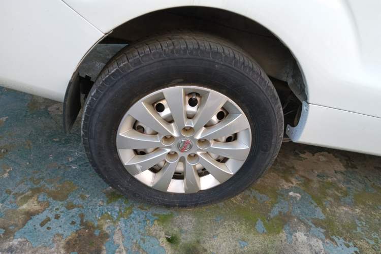 Used Jinbei Gold Hiace 2021 1.5L Passenger Vehicle Engineering Lion 7 Seats