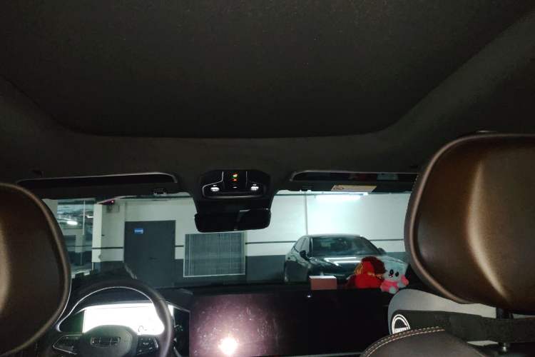 Used Geely Auto Monjaro L 2026 Model Oriental Yao 2.0TD Automatic Lanxing Edition Headliner