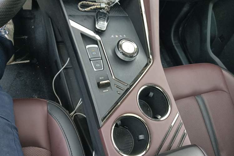 Used SOL X8 PLUS 2023 1.5 TGDI DCT Smart Edition 7-Seater