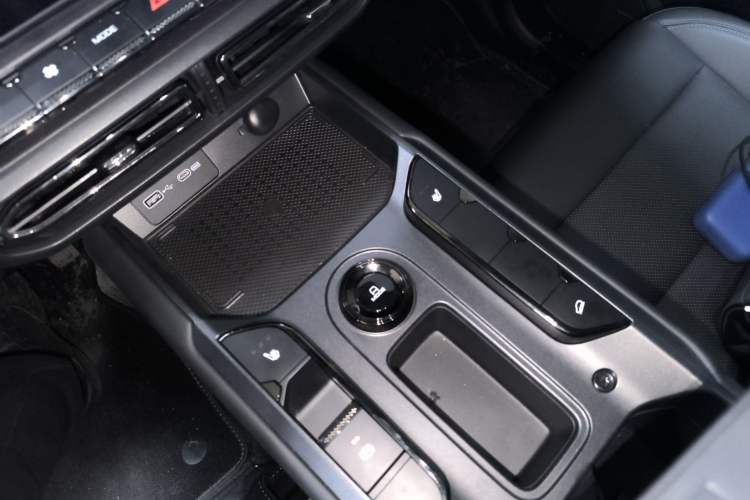 Used Haval H Dog New Energy 2026 Model Hi4 150km Trendy Electric Edition Gear Lever