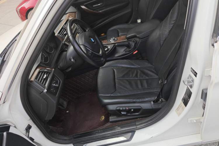 Used BMW 3 Series 2013 320Li Luxury Design Package
