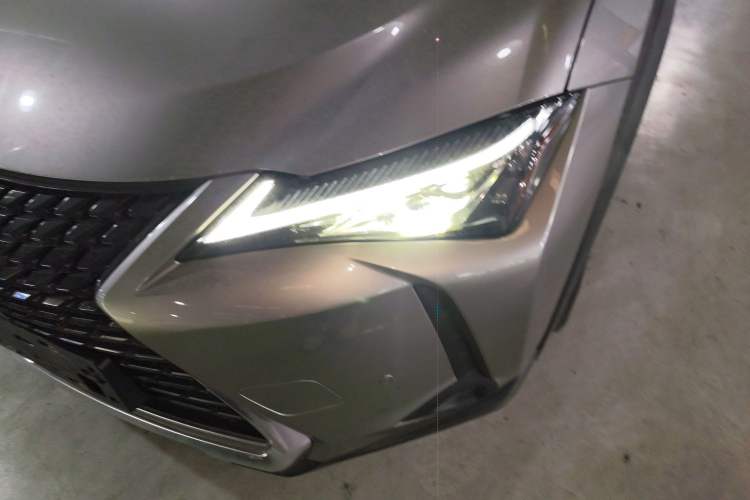 Used Lexus UX 2020 260h Explore-Cool Edition