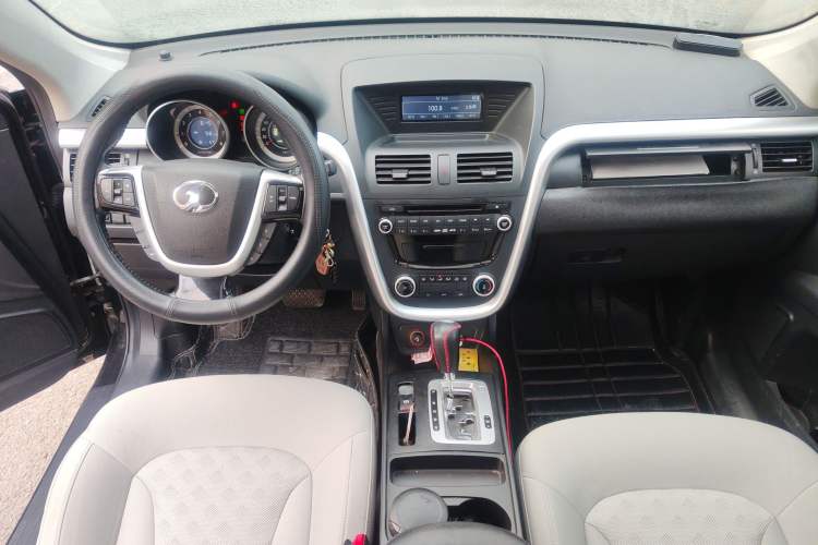 Used Bestune X80 2013 2.0L automatic comfort version
