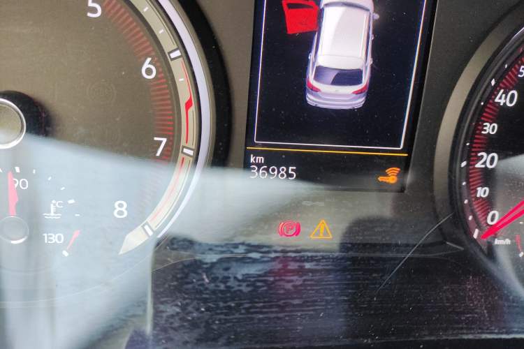 Used Volkswagen Tayron 2022 280TSI Two-Wheel Drive Luxury Smart Connectivity Version Odometer Close Up