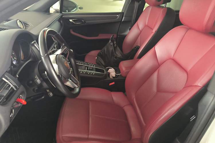 Used Porsche Macan 2021 Macan 2.0T Left Front Seat