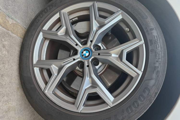 Used BMW i3 2022 eDrive 35 L Right Front Wheel Hub