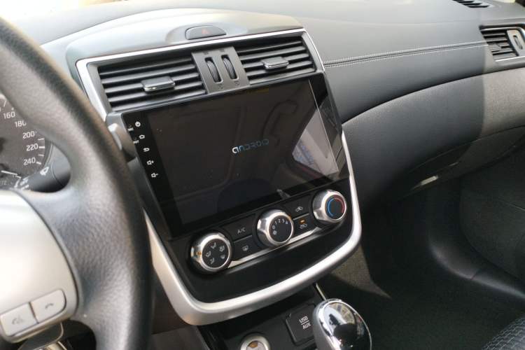 Used Nissan Tiida 2016 1.6L CVT Smart Drive Edition Audio And AC Panel