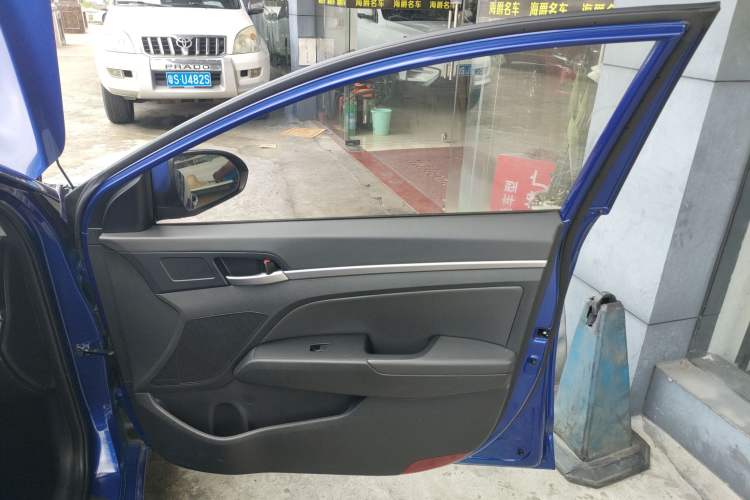 Used Hyundai Elantra (6th Generation / Lingdong) 2019 1.5L CVT ZhiXuan – Elite Version Interior 5